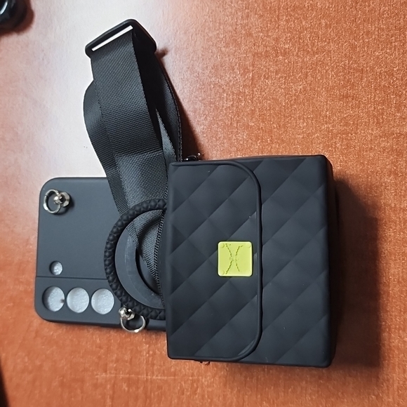 Samsung S22 plus purse case - Picture 5 of 6